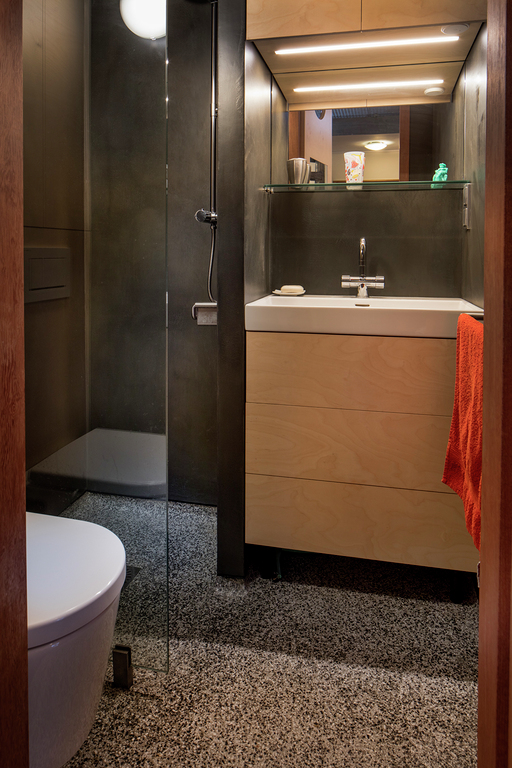 Granito vloer: Wesley van Artiflex Terrazzo.
Beton cire: Selwyn Pax Bijleveld.